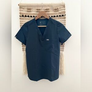 Figs Technical Collection Deep Blue V-Neck Shirt XSMAL